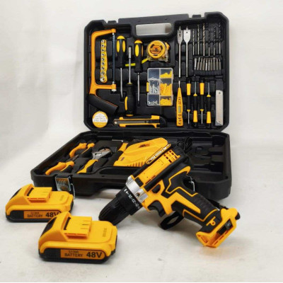 Шуруповерт аккумуляторный с набором инструментов 117 шт. Шуруповерт аккумуляторный с набором инструментов 117 шт.