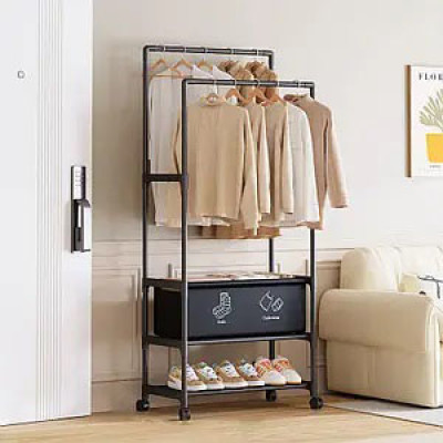 Подвійна стійка для одягу і взуття зі сталі на коліщатках чорного кольору 